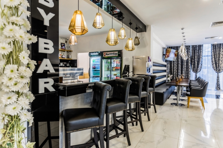 Lobby bar